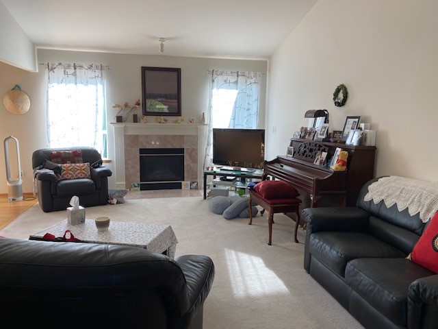 20240625-233632931-984e-12b8c7525028_living room.jpg